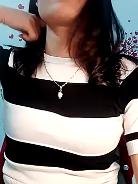 Snapshot of Hinna_x chatting on March 12, 2026, 2:43 pm Hinna x online show from March 12, 2026, 2:43 pm