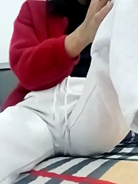 Snapshot of Hinna_x chatting on February 14, 2026, 8:42 pm Hinna x online show from February 14, 2026, 8:42 pm