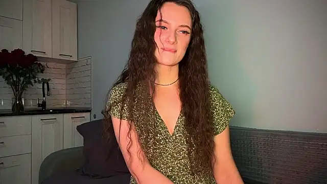 Luna Raee online show from September 29, 2025, 11:05 am