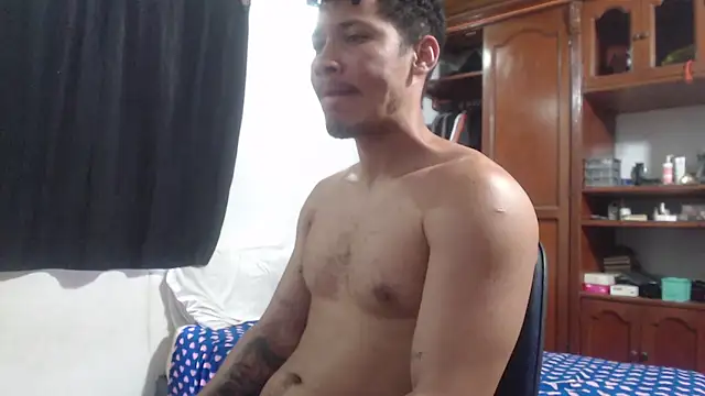 Snapshot of RuiMaddoox chatting on March 17, 2026, 12:30 pm RuiMaddoox online show from March 17, 2026, 12:30 pm