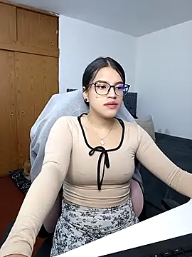 asumi 18 online show from September 17, 2025, 10:39 am