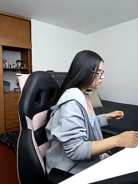 asumi 18 online show from September 24, 2025, 1:50 pm