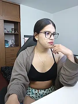 asumi 18 online show from October 9, 2025, 2:06 pm