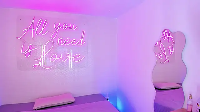 aleksandramiller  online show from November 25, 2025, 4:46 am