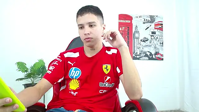 Cumandres18 online show from October 15, 2025, 2:14 pm