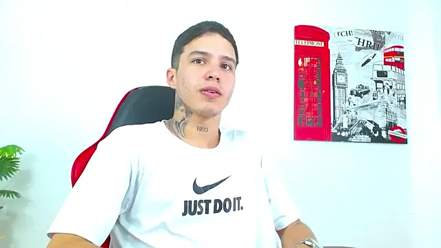 Cumandres18 online show from February 26, 2026, 3:34 pm