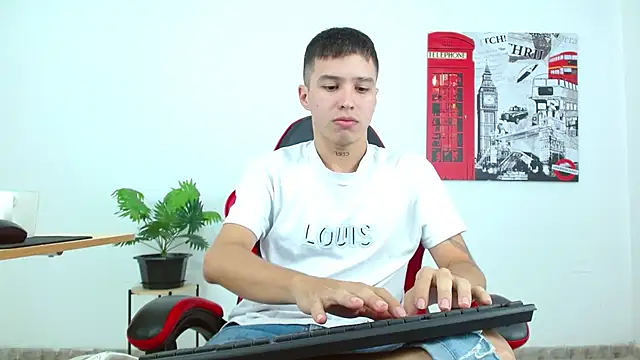 Cumandres18 online show from October 9, 2025, 1:55 pm