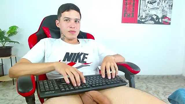 Cumandres18 online show from January 31, 2026, 7:12 pm