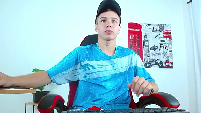 Cumandres18 online show from September 18, 2025, 1:58 pm