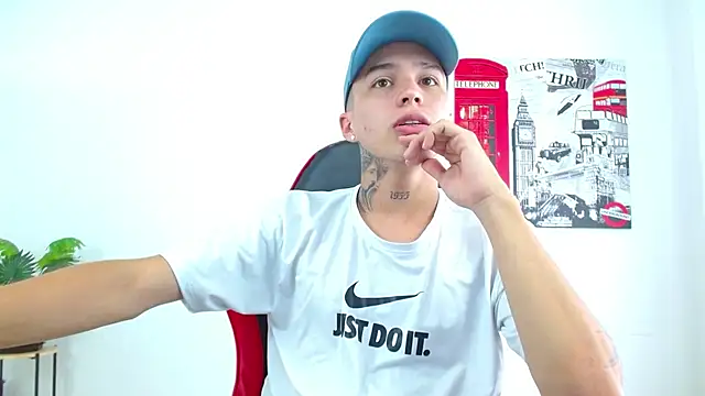 Cumandres18 online show from January 17, 2026, 3:04 pm