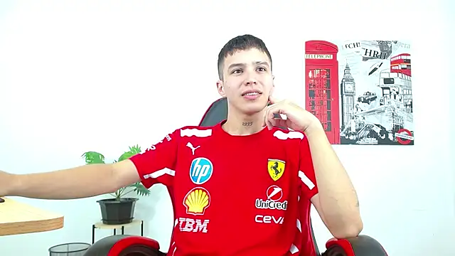 Cumandres18 online show from October 10, 2025, 2:18 pm