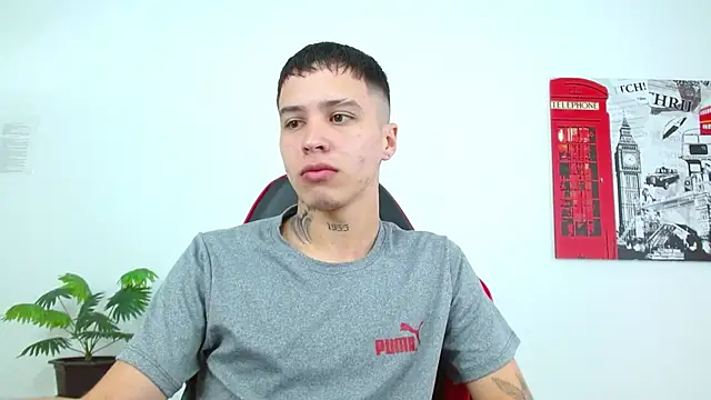 Cumandres18 online show from March 13, 2026, 3:06 pm