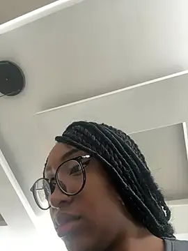 YallianaBrooks online show from July 18, 2026, 12:25 pm