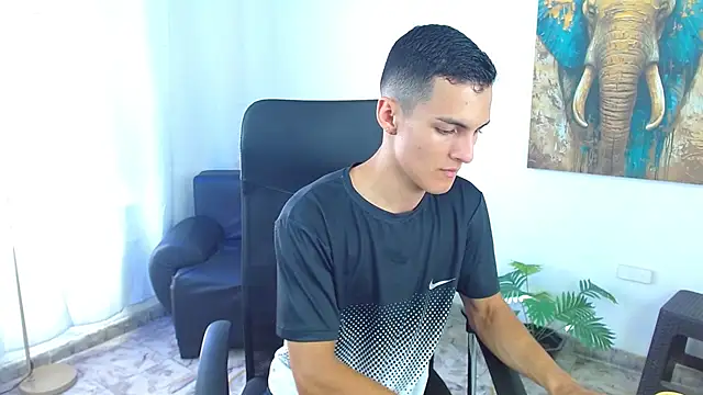 Snapshot of Matiius18 chatting on May 24, 2026, 1:22 pm Matiius18 online show from May 24, 2026, 1:22 pm