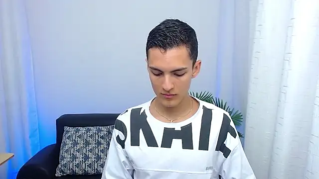 Matiius18 online show from October 7, 2025, 1:45 pm