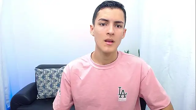 Matiius18 online show from December 17, 2025, 2:00 pm