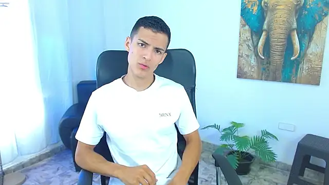 Snapshot of Matiius18 chatting on May 30, 2026, 2:12 pm Matiius18 online show from May 30, 2026, 2:12 pm
