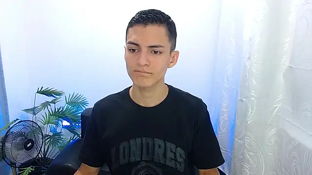 Matiius18 online show from September 17, 2025, 2:08 pm