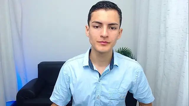 Matiius18 online show from December 4, 2025, 2:27 pm