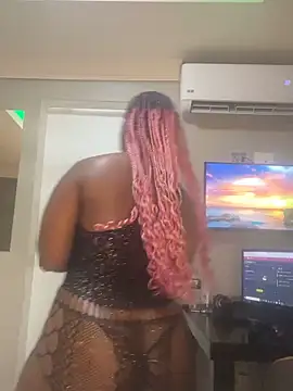 BQueen223 online show from November 5, 2025, 2:03 am