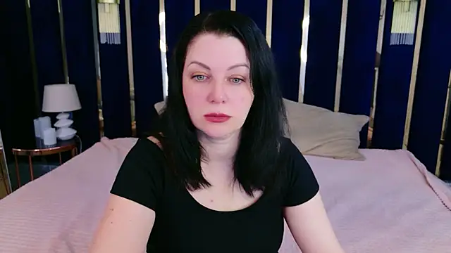Nina Stane online show from May 4, 2026, 5:55 am