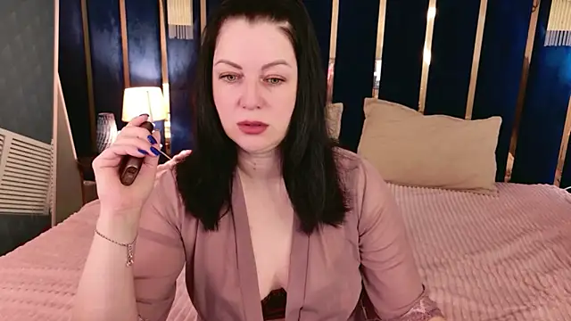 Nina Stane online show from June 15, 2026, 5:18 am