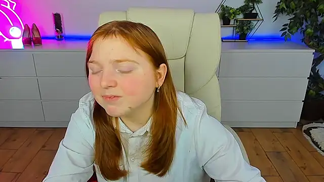 KattyRose8 online show from February 2, 2026, 7:35 pm