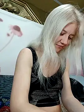 Snapshot of HeronDenni chatting on November 3, 2025, 2:17 am HeronDenni online show from November 3, 2025, 2:17 am