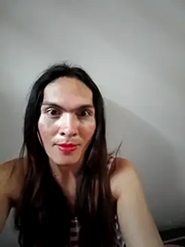Snapshot of Pinkyweb_03 chatting on June 14, 2026, 2:19 am Pinkyweb 03 online show from June 14, 2026, 2:19 am
