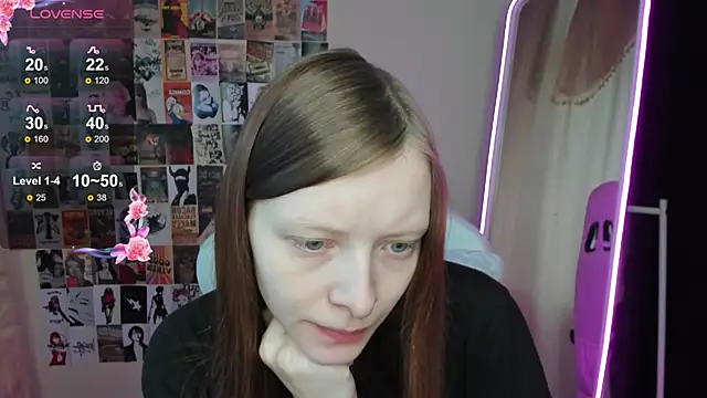 AliceHaris online show from November 21, 2025, 3:16 am