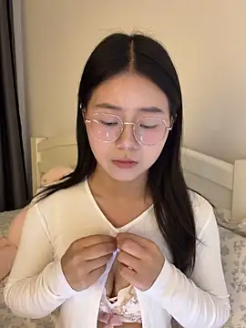 Ella-A9 online show from September 30, 2025, 2:12 pm