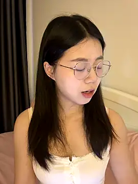 Ella-A9 online show from September 12, 2025, 4:23 am