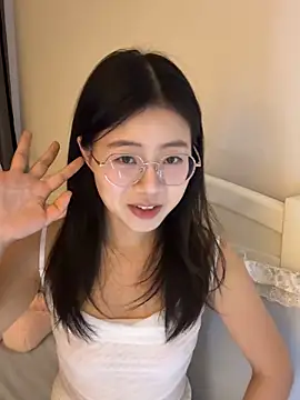 Ella-A9 online show from September 28, 2025, 2:57 pm