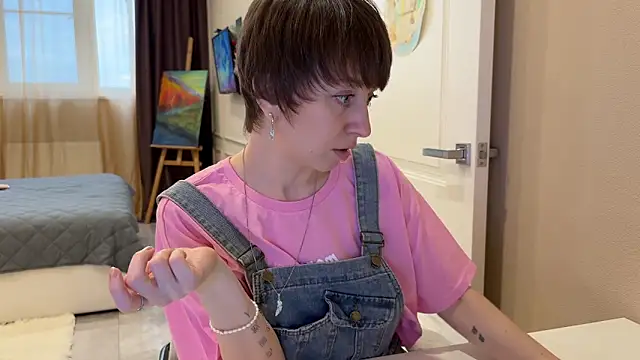 daniellia  online show from March 27, 2026, 2:18 pm