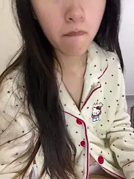 MengMeng0515 online show from May 12, 2026, 1:17 pm