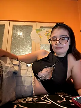 Larra69 online show from November 23, 2025, 5:45 pm