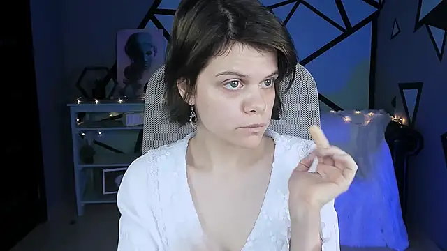 EllieMurler online show from September 24, 2025, 9:16 am