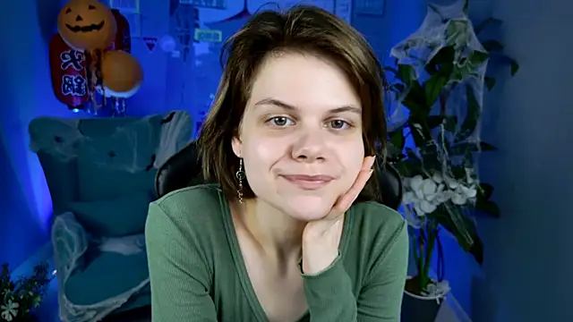 EllieMurler online show from October 24, 2025, 9:08 am