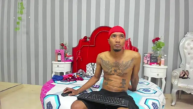 Snapshot of CaroyAndy chatting on May 12, 2026, 12:33 pm CaroyAndy online show from May 12, 2026, 12:33 pm