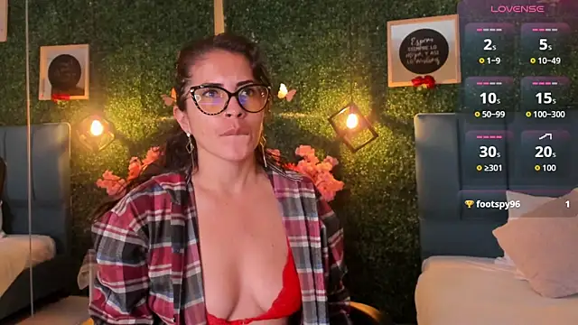 Linagh  online show from October 3, 2025, 12:06 pm