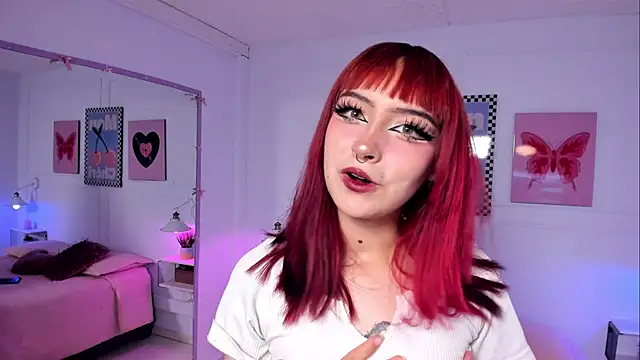 Zoe Lynch  online show from December 17, 2025, 11:59 am