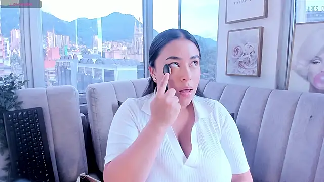 Zoey thompson online show from October 4, 2025, 7:37 pm