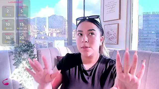 Zoey thompson online show from October 2, 2025, 8:34 pm