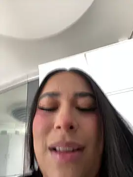 Zoey thompson online show from September 13, 2025, 7:25 pm