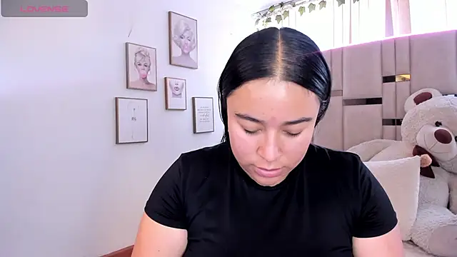 Zoey thompson online show from July 4, 2026, 8:13 pm
