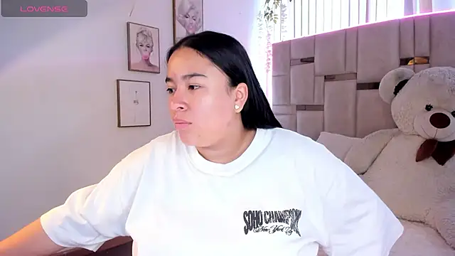 Zoey thompson online show from July 3, 2026, 7:42 pm