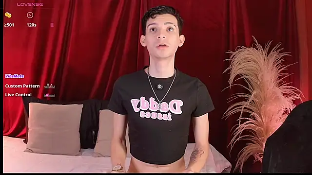 Snapshot of VicenteFerrer chatting on June 18, 2026, 2:11 pm VicenteFerrer online show from June 18, 2026, 2:11 pm