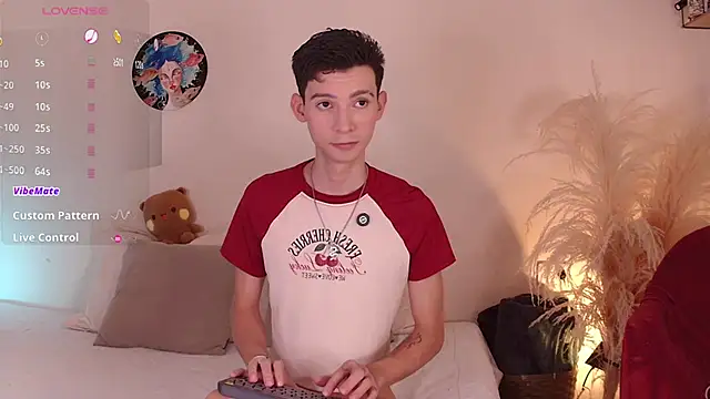 VicenteFerrer online show from June 27, 2026, 3:29 pm