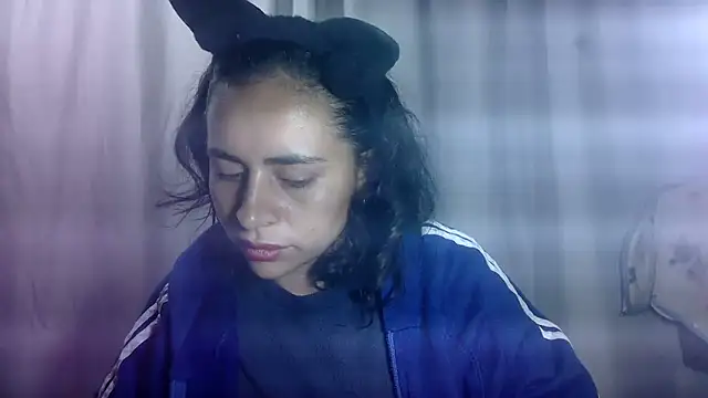 Anabelhotxx16 online show from October 7, 2025, 4:02 am