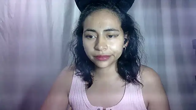 Anabelhotxx16 online show from October 6, 2025, 2:13 am